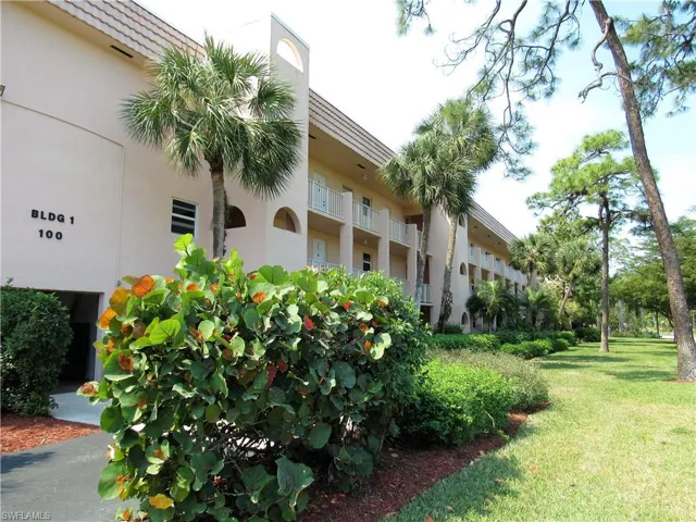 100 Forest Lakes Blvd 109, Naples, Florida 34105