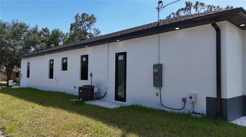 2915  49th W ST, Lehigh Acres, FL 33971