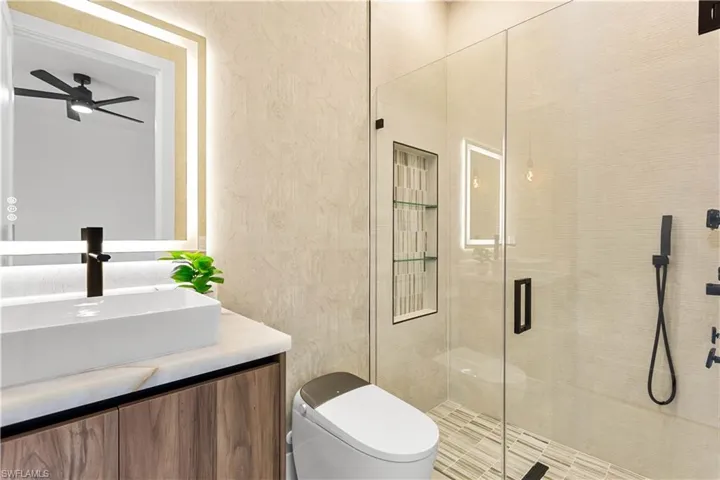 Master Bathroom 2 with the same features and design as the main bathroom!