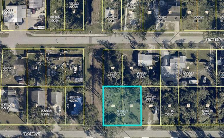 556  Clark  ST, NORTH FORT MYERS, FL 33903