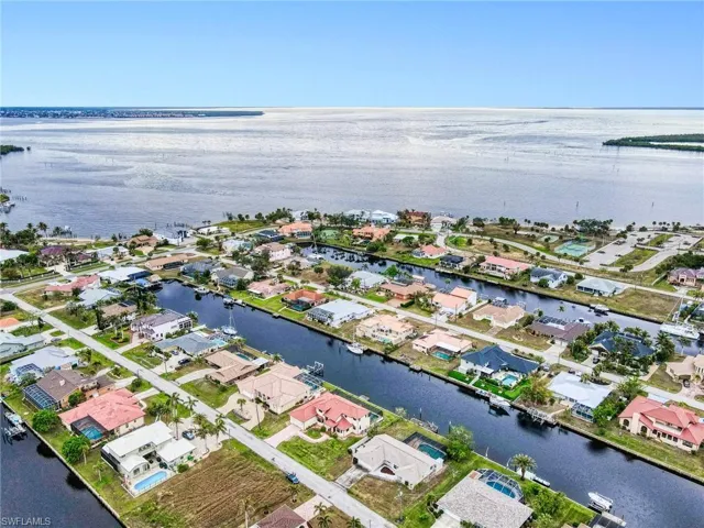 Beautiful Charlotte Harbor minutes away
