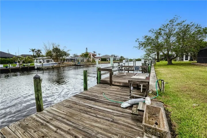 10 x 20 dock with cleaning station and attached 10 x 14 deck
