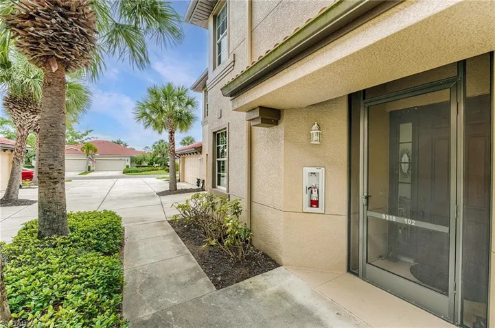 Front entry door that is screened in