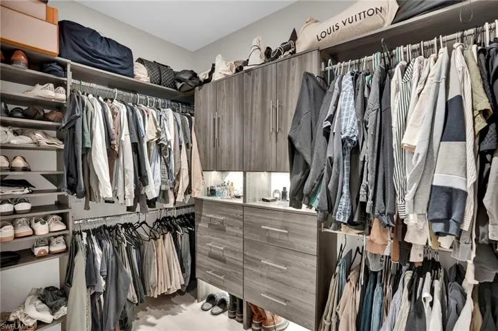 View of walk in closet