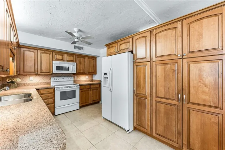 1977  GULF SHORE N BLVD, Naples, FL 34102