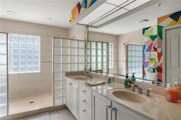 Guest Bath W/ Double Shower