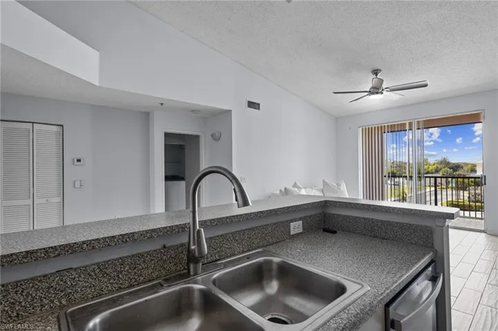 1105  Reserve  CT, Naples, FL 34105