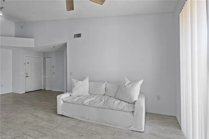 1105  Reserve  CT, Naples, FL 34105