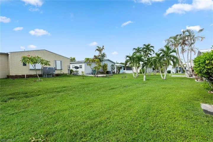 158  Seven Seas  WAY, Naples, FL 34104