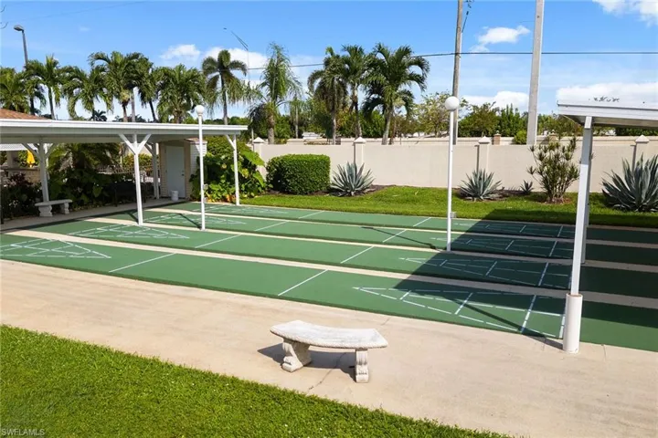 158  Seven Seas  WAY, Naples, FL 34104