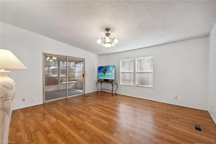 158  Seven Seas  WAY, Naples, FL 34104