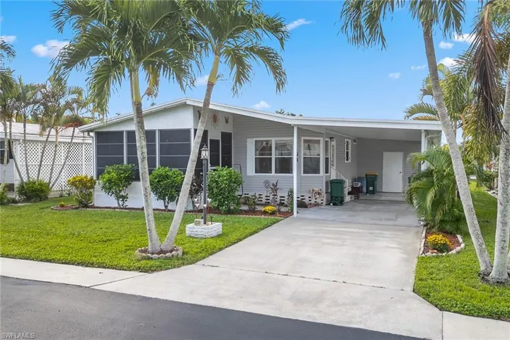 158  Seven Seas  WAY, Naples, FL 34104
