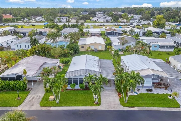 158  Seven Seas  WAY, Naples, FL 34104