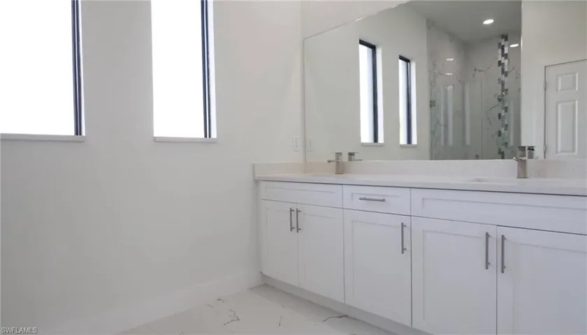 1052  Jamil S AVE, Lehigh Acres, FL 33974
