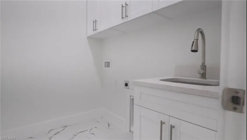 1052  Jamil S AVE, Lehigh Acres, FL 33974