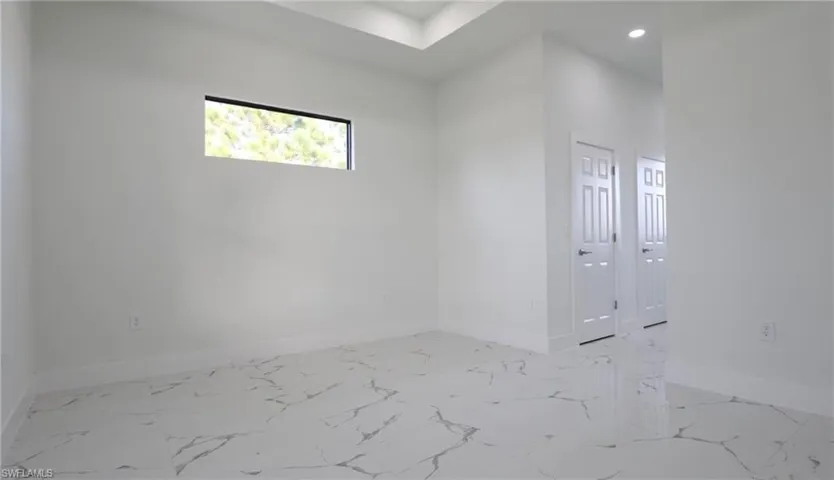 1052  Jamil S AVE, Lehigh Acres, FL 33974