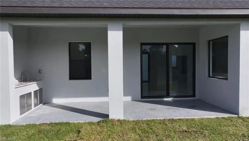 1052  Jamil S AVE, Lehigh Acres, FL 33974