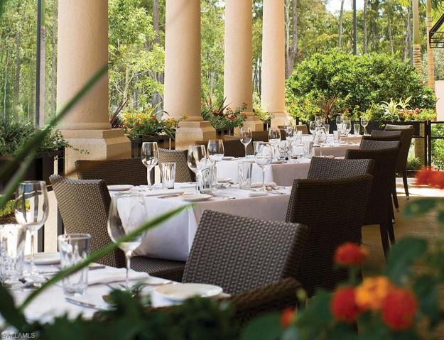 Outdoor dining at Capital Grill