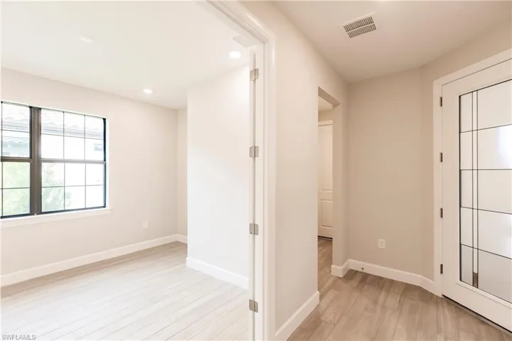 Foyer & Den to the Left