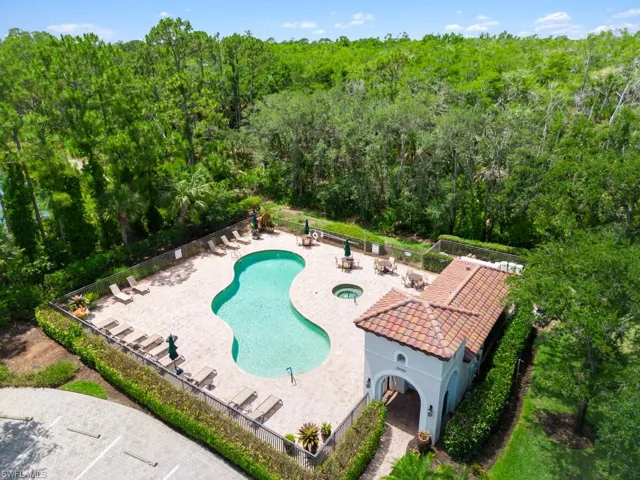 Calabria Neighborhood Pool and Spa