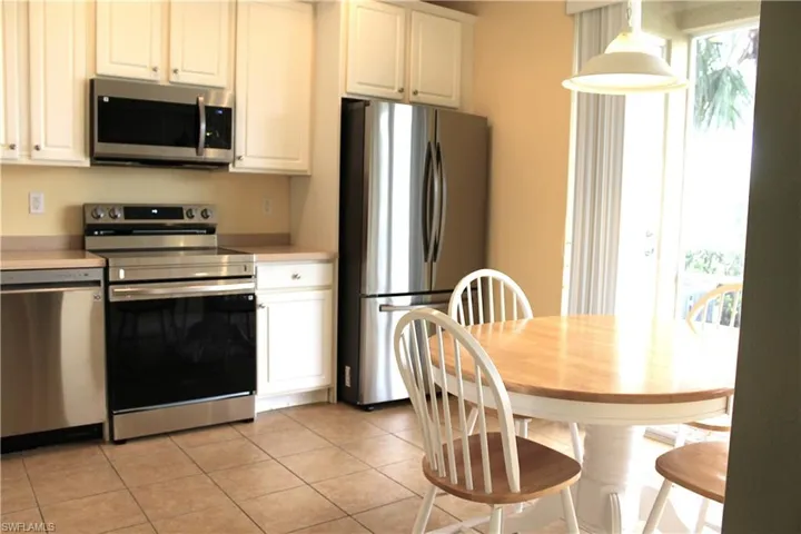 2435  Laurentina  LN, Cape Coral, FL 33909