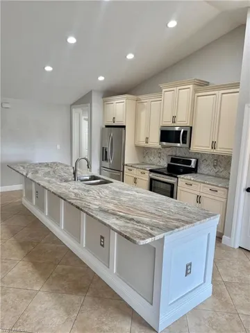 3829 Sw 17th Pl, Cape Coral, Florida 33914