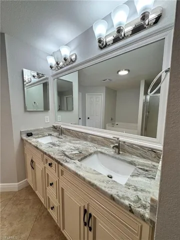 3829 Sw 17th Pl, Cape Coral, Florida 33914