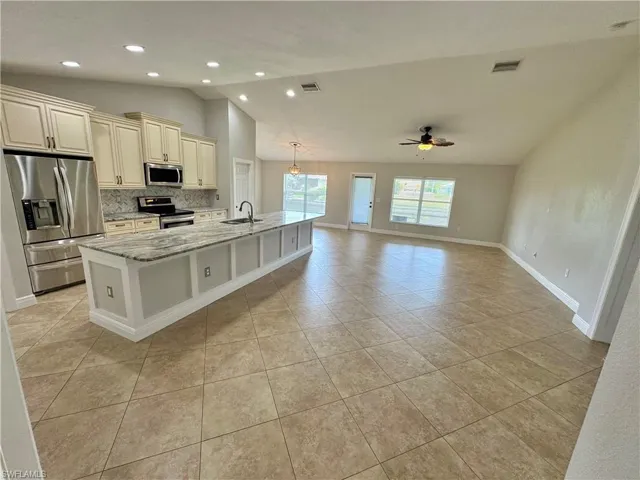 3829 Sw 17th Pl, Cape Coral, Florida 33914
