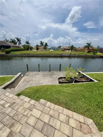 3829 Sw 17th Pl, Cape Coral, Florida 33914