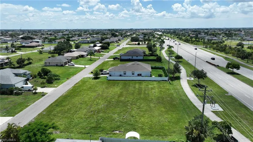 2104 Ne 16th Pl, Cape Coral, Florida 33909