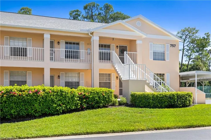 757 Wiggins Lake Dr 106, Naples, Florida 34110
