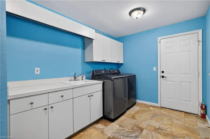 4701 Lone Pine Ct, Fort Myers, Florida 33905