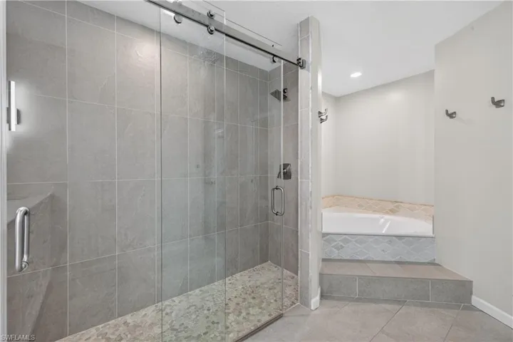 Primary bedroom en-suite