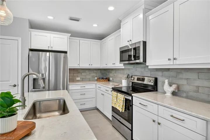 2554  SEYCHELLES  DR, Naples, FL 34112