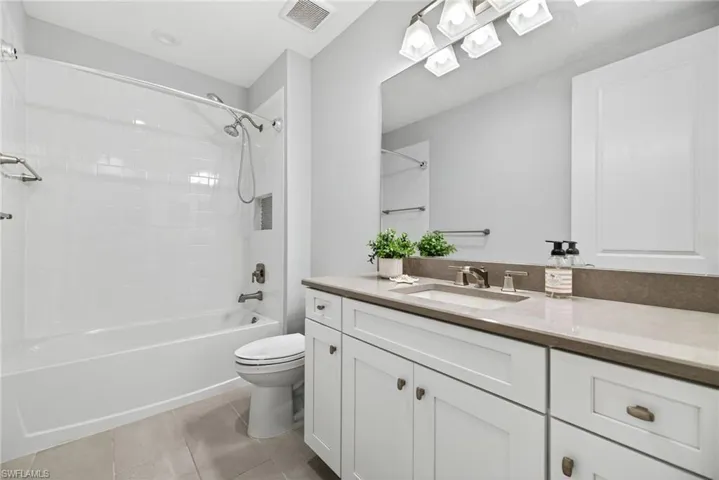 2554  SEYCHELLES  DR, Naples, FL 34112