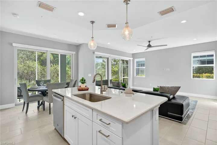 2554  SEYCHELLES  DR, Naples, FL 34112