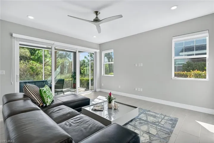 2554  SEYCHELLES  DR, Naples, FL 34112