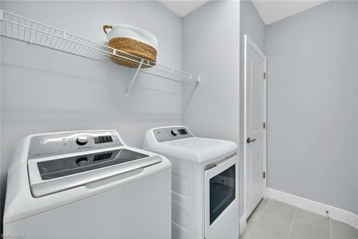 2554  SEYCHELLES  DR, Naples, FL 34112