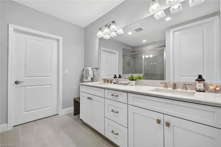 2554  SEYCHELLES  DR, Naples, FL 34112