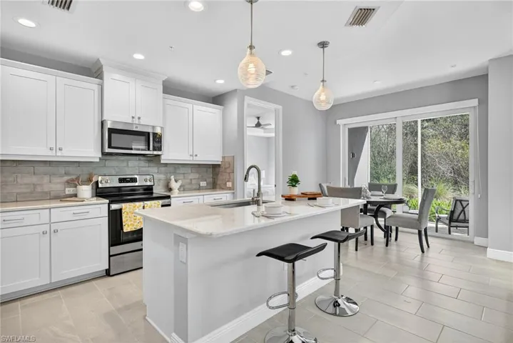 2554  SEYCHELLES  DR, Naples, FL 34112