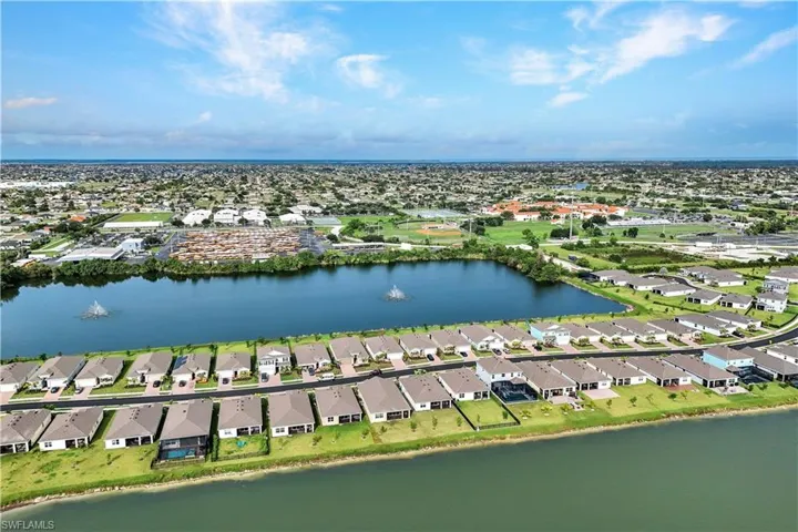 447 Spring Hill Lake Loop, Cape Coral, Florida 33993