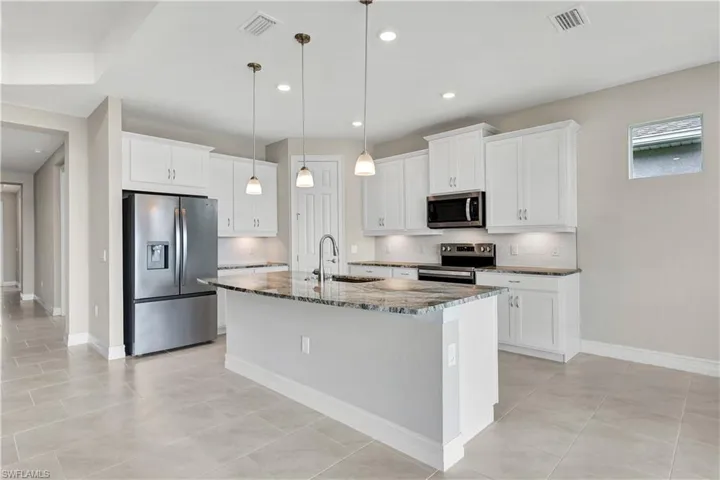 447 Spring Hill Lake Loop, Cape Coral, Florida 33993