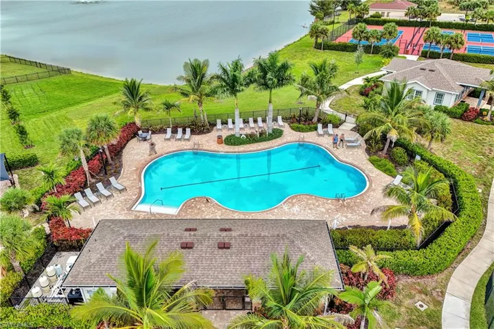 447 Spring Hill Lake Loop, Cape Coral, Florida 33993