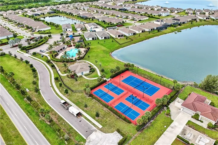447 Spring Hill Lake Loop, Cape Coral, Florida 33993