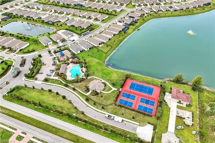 447 Spring Hill Lake Loop, Cape Coral, Florida 33993