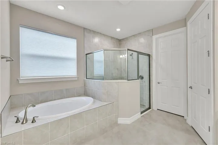 447 Spring Hill Lake Loop, Cape Coral, Florida 33993