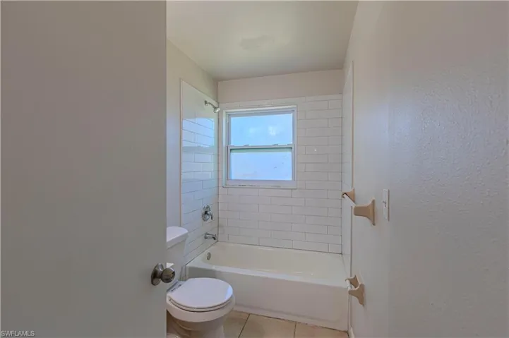 4009 9th Ct, Cape Coral, Florida 33904