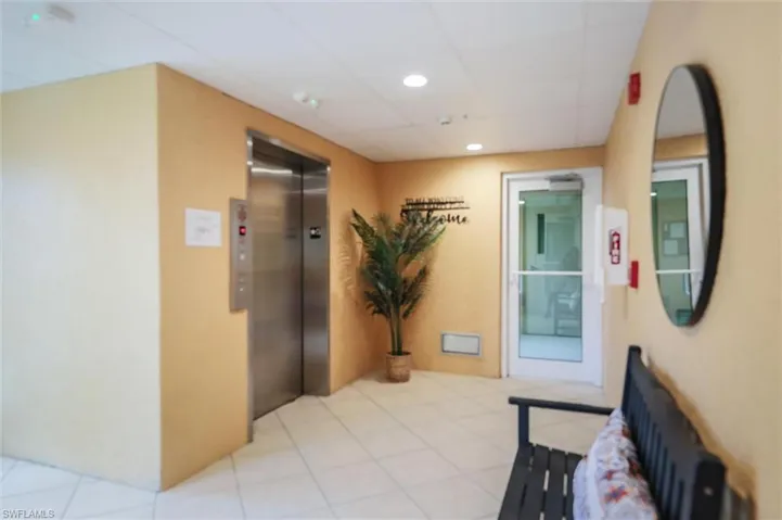 Hall featuring elevator