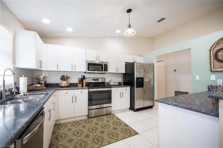 801  Charlemagne  BLVD, Naples, FL 34112