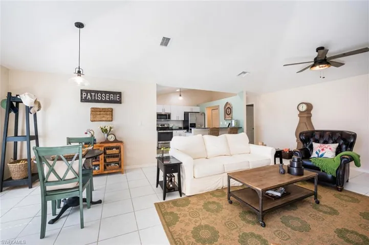 801  Charlemagne  BLVD, Naples, FL 34112